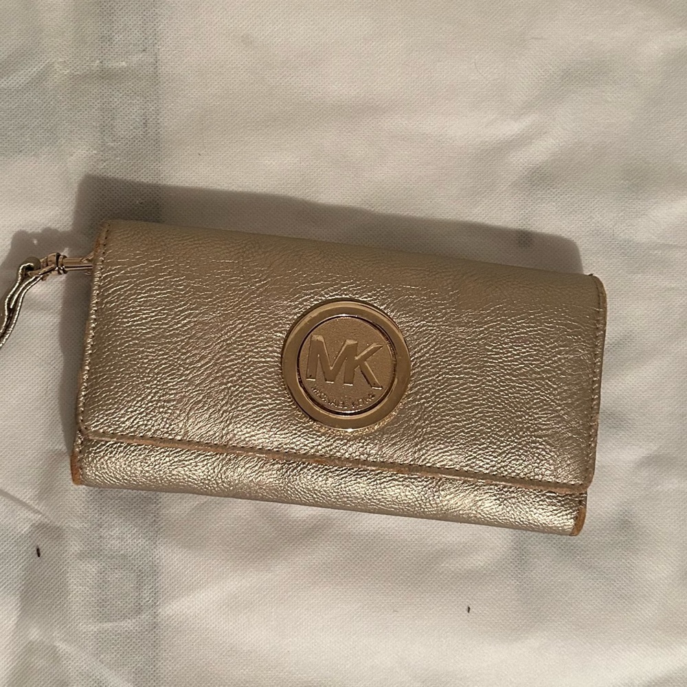Gold wristlet used one time